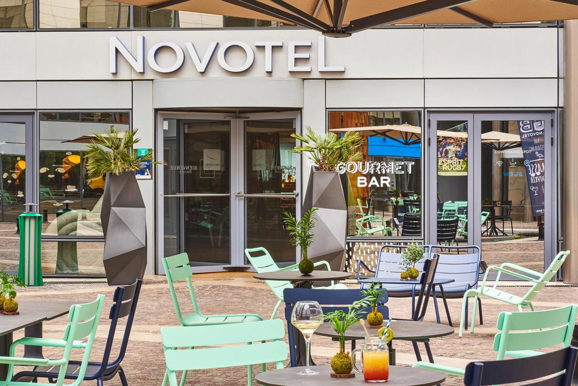 Novotel Paris Rueil Malmaison Экстерьер фото