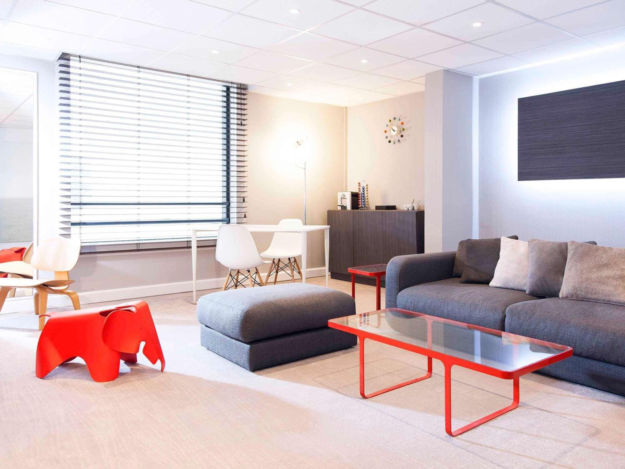 Novotel Paris Rueil Malmaison Экстерьер фото