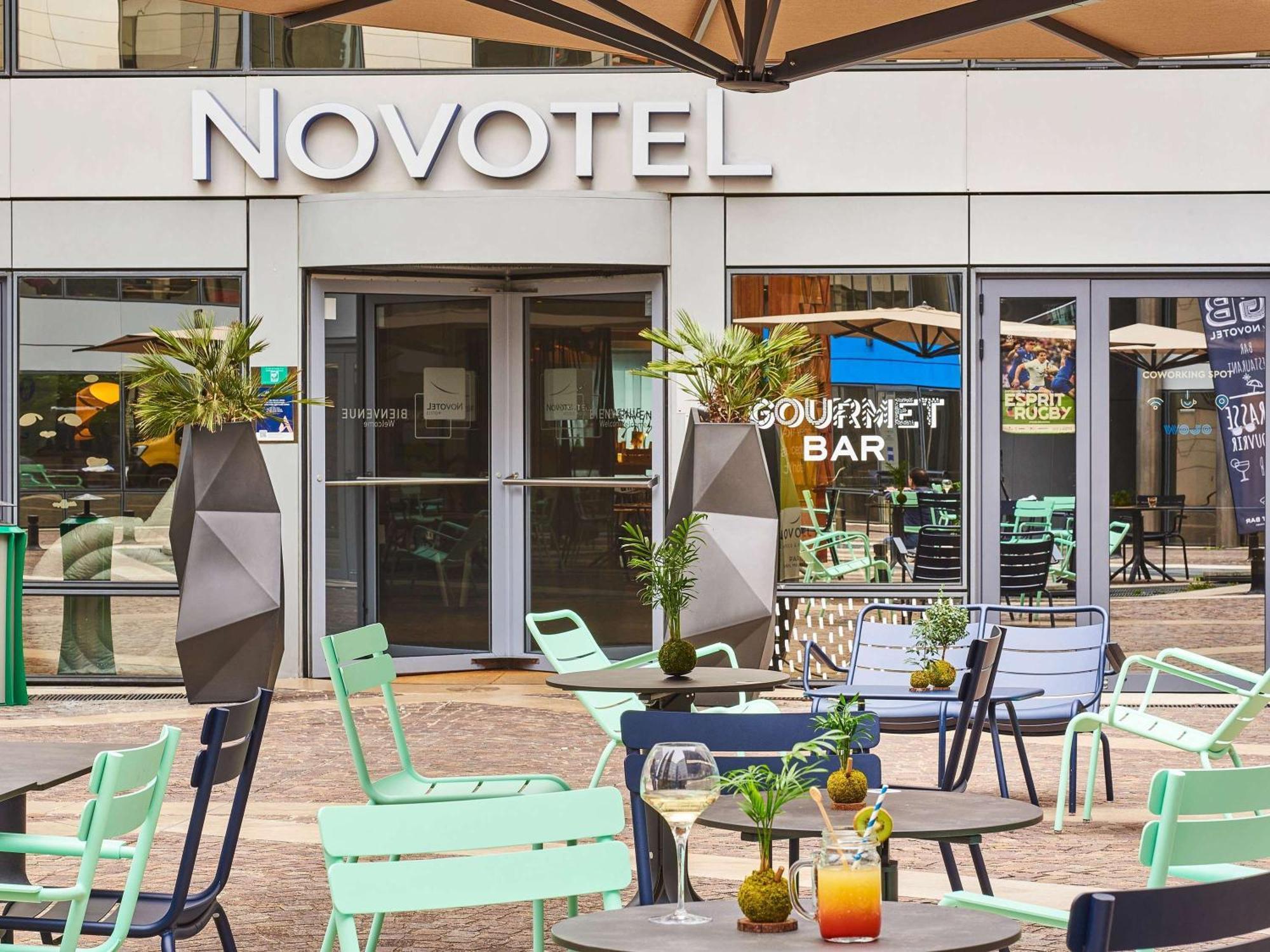 Novotel Paris Rueil Malmaison Экстерьер фото